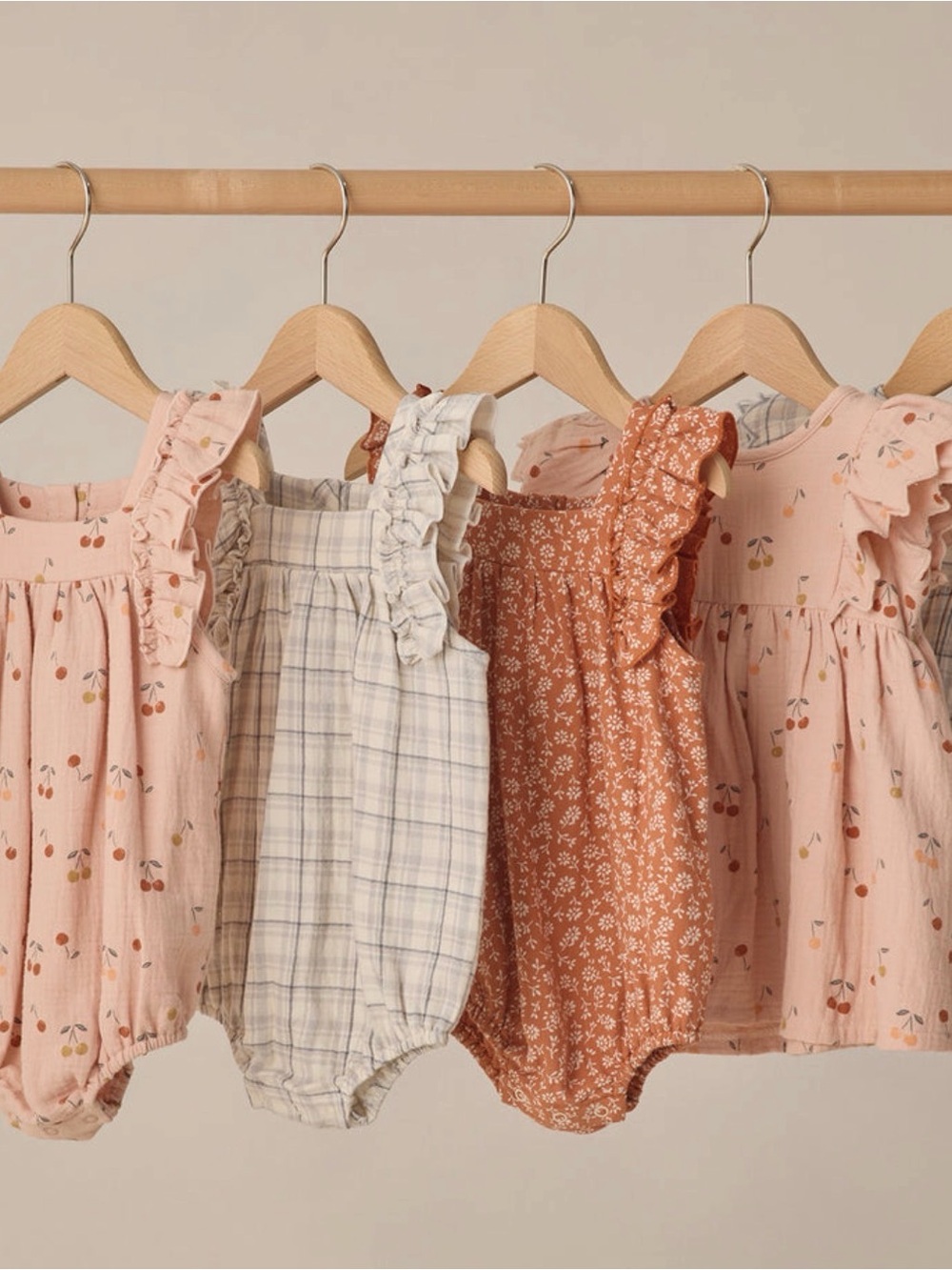 Quincy Mae Maya Romper Poppy Floral - 2-3Y

Quantity: 1
Total: $26.10